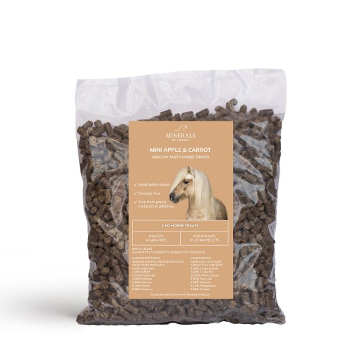 przysmaki-dla-koni-mini-apple-carrot-2kg-pellet-opakowanie-minerals-by-nordic