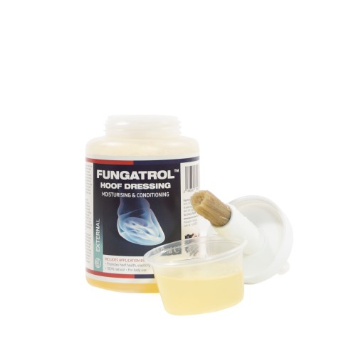 Fungatrol Hoof Dressing 450 ml – naturalny dressing do kopyt konia, który nawilża, odżywia i wspiera utrzymanie zdrowych oraz elastycznych kopyt.