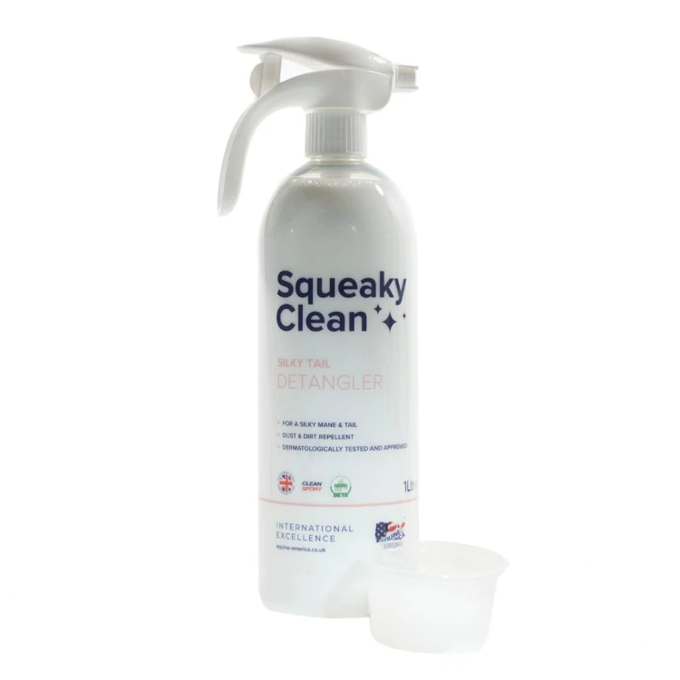 Squeaky Clean Silky Tail Detangler 1 L – odżywka w sprayu do grzywy i ogona konia, ułatwiająca rozczesywanie oraz zapewniająca jedwabisty wygląd włosia.